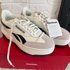 Reebok Campio Extra Shoes in Chalk/Black Cherry